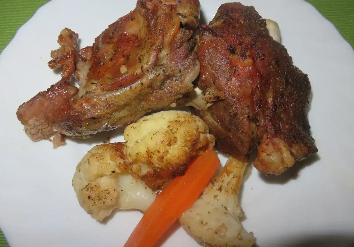 Pieczona jagnięcina: soczysta i aromatyczna - jak ją zrobić?