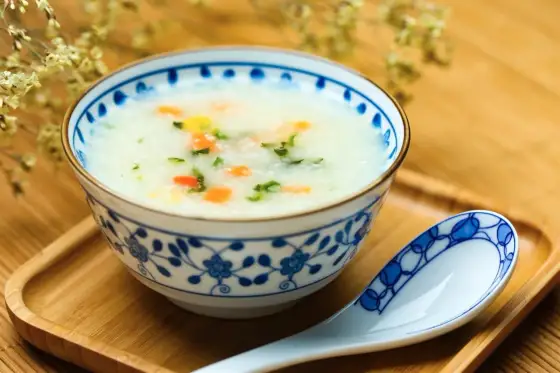 Congee, czyli azjatycki kleik ryżowy. Jak go ugotować?